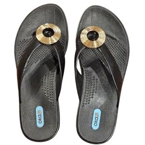 NWOT OkaB Flip Flop Sandals, Black W/Gold Medillion W/Black Gem - Size M